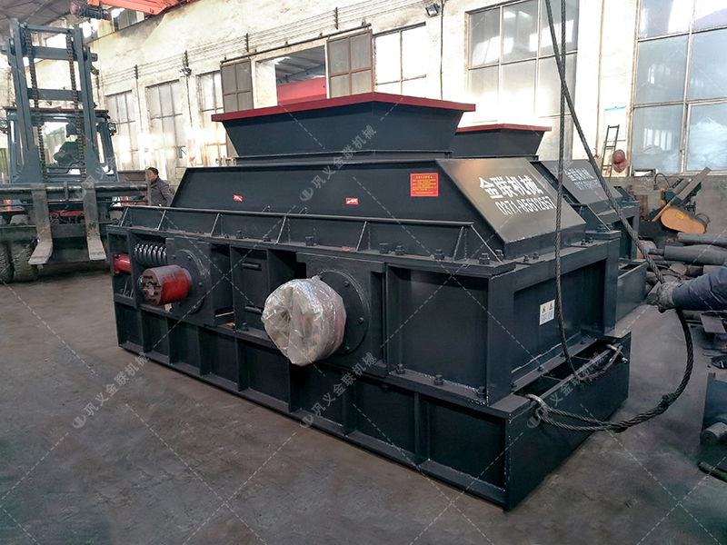 時(shí)產(chǎn)100噸瓜米石對(duì)輥制砂機(jī)多少錢？