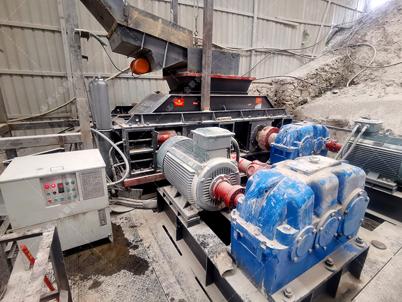 建筑用砂配置的液壓對(duì)輥制砂機(jī)多少錢一臺(tái)？