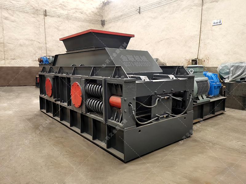 時(shí)產(chǎn)100噸瓜米石對(duì)輥制砂機(jī)有哪些型號(hào)？?jī)r(jià)格多少？