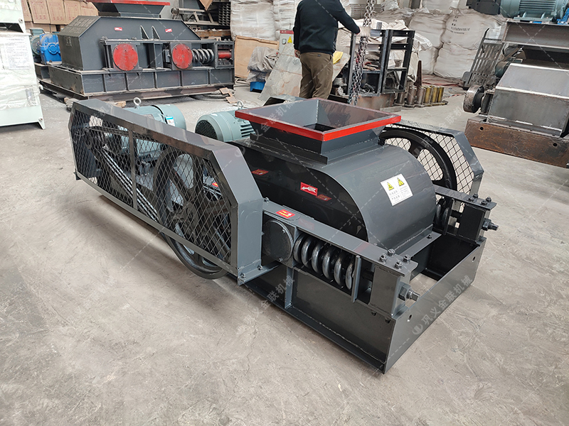 破碎石膏原礦料的雙齒輥破碎機(jī)廠家如何選擇？