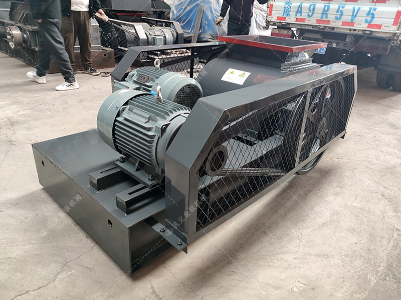 雙齒輥破碎機(jī)，如何解決大塊物料破碎的困擾？