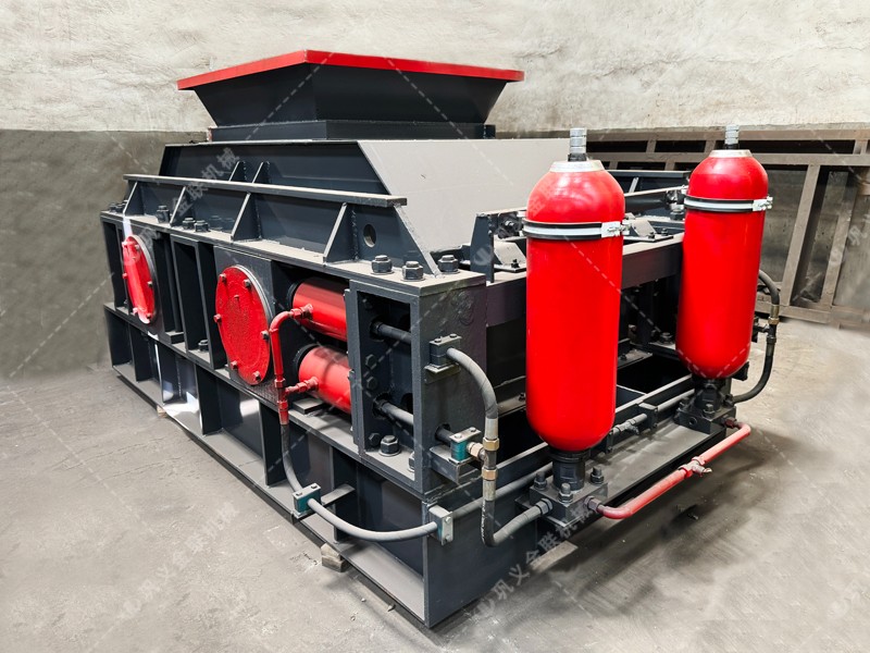 如何正確操作石英石對(duì)輥制砂機(jī)以提高生產(chǎn)效率？