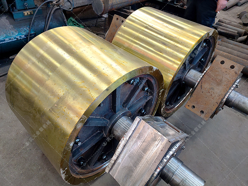 青石制砂難題多？對(duì)輥破碎機(jī)如何輕松應(yīng)對(duì)？